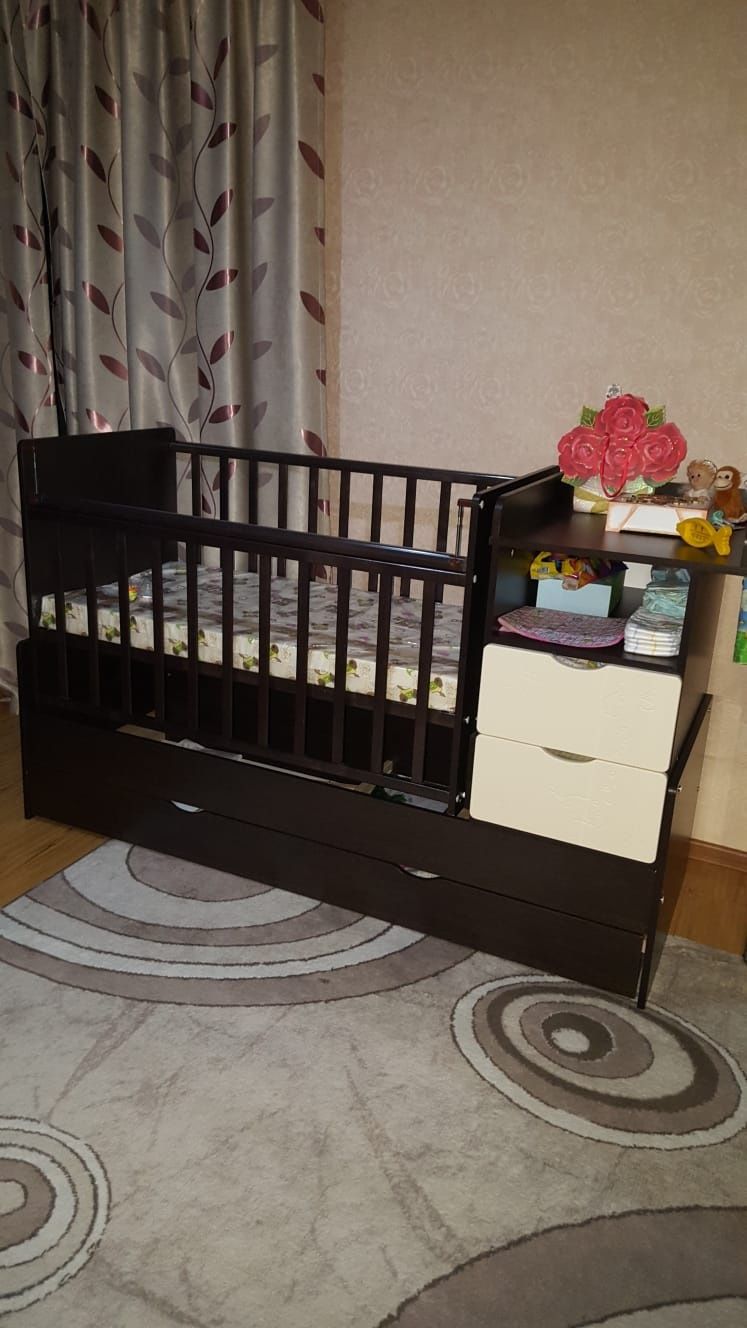 Продам детскую кроватку 3/1 до 15лет.