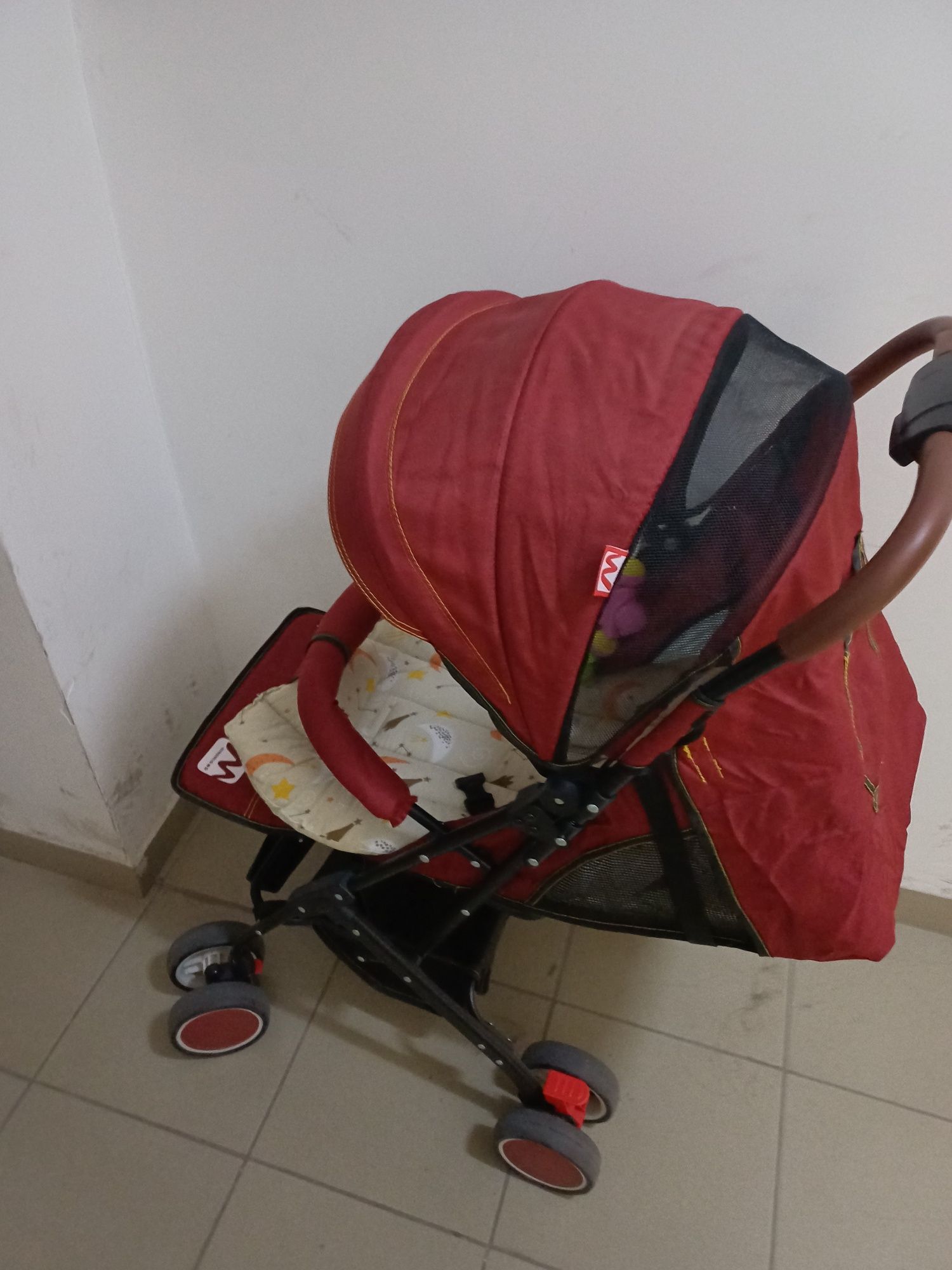 Продам детскую коляску за 7000
