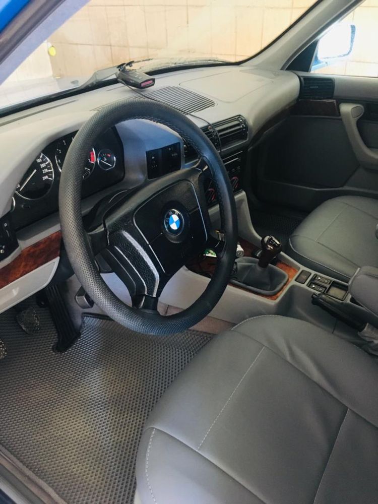 Продаётся BMW 525i в кузове E34 в идеальном состоянии