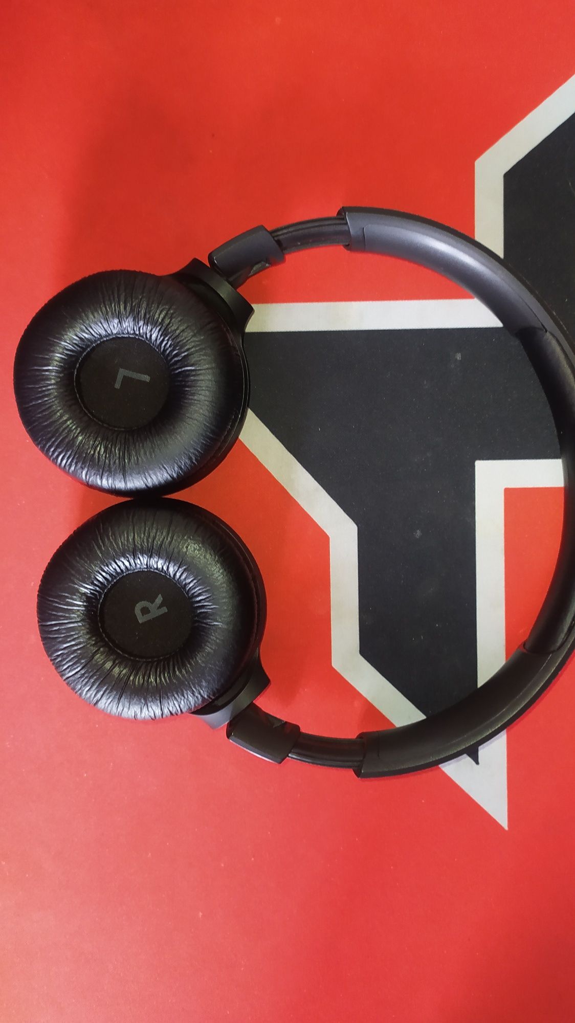Наушники накландные JBL tune 510 bt в отличном состоянии