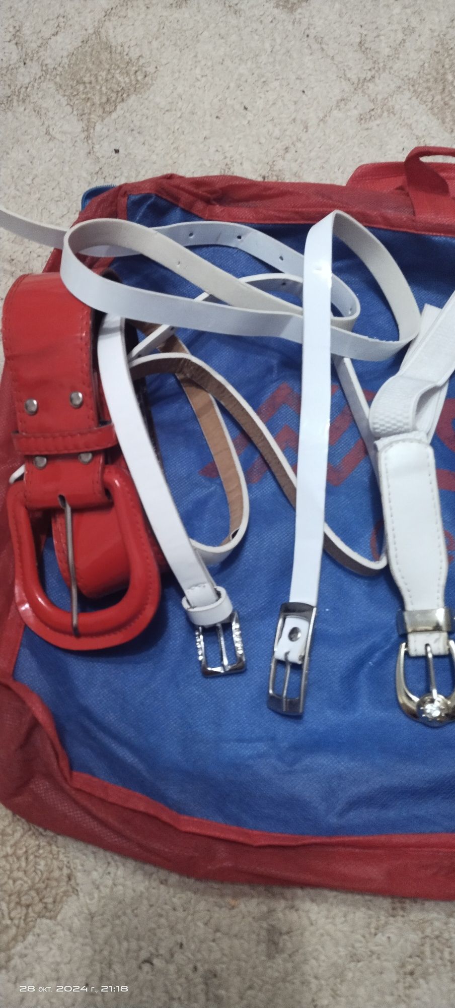 Продам женские вещи