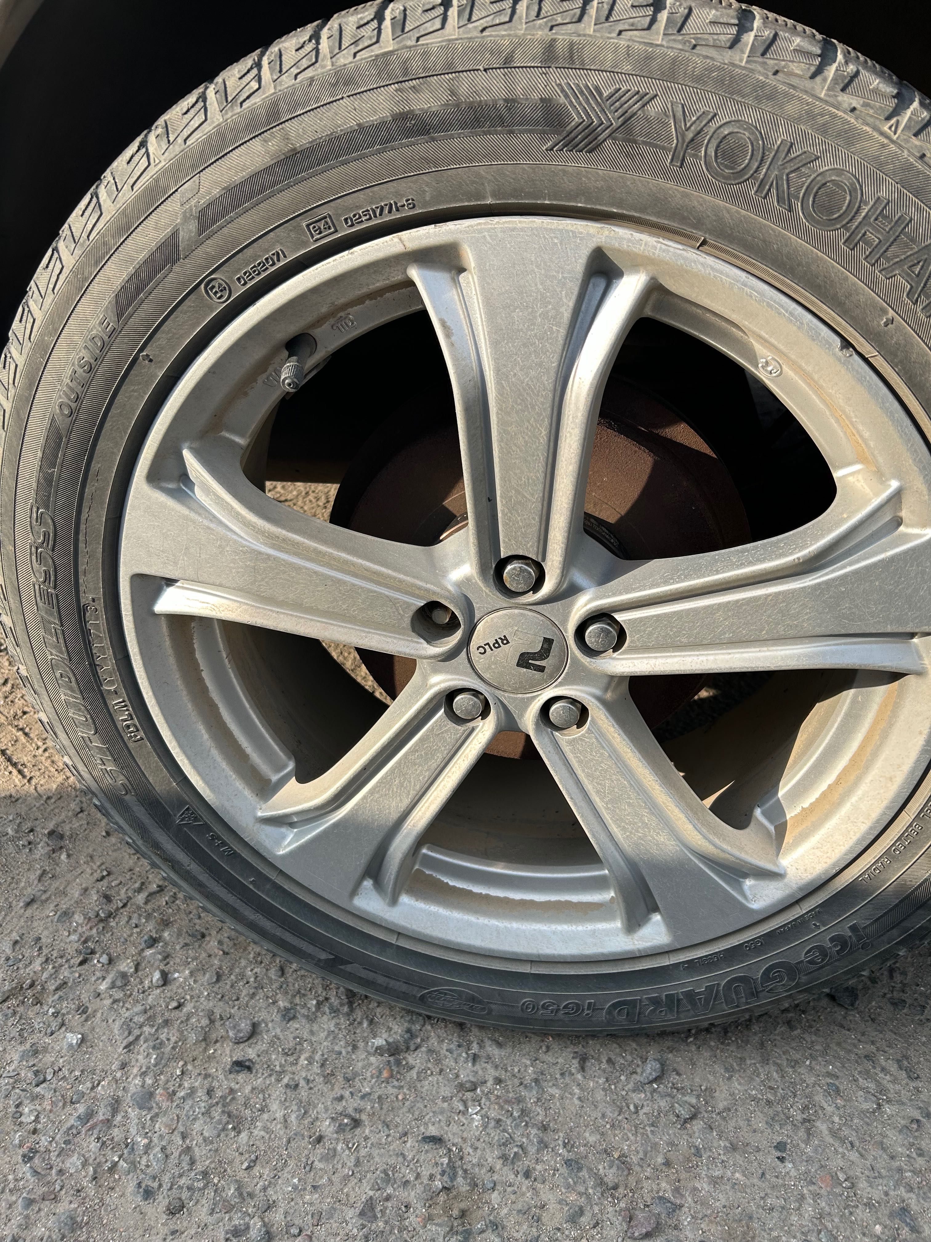 Диски r17 ,5.100 с зимними колесами дам фирма yokohama