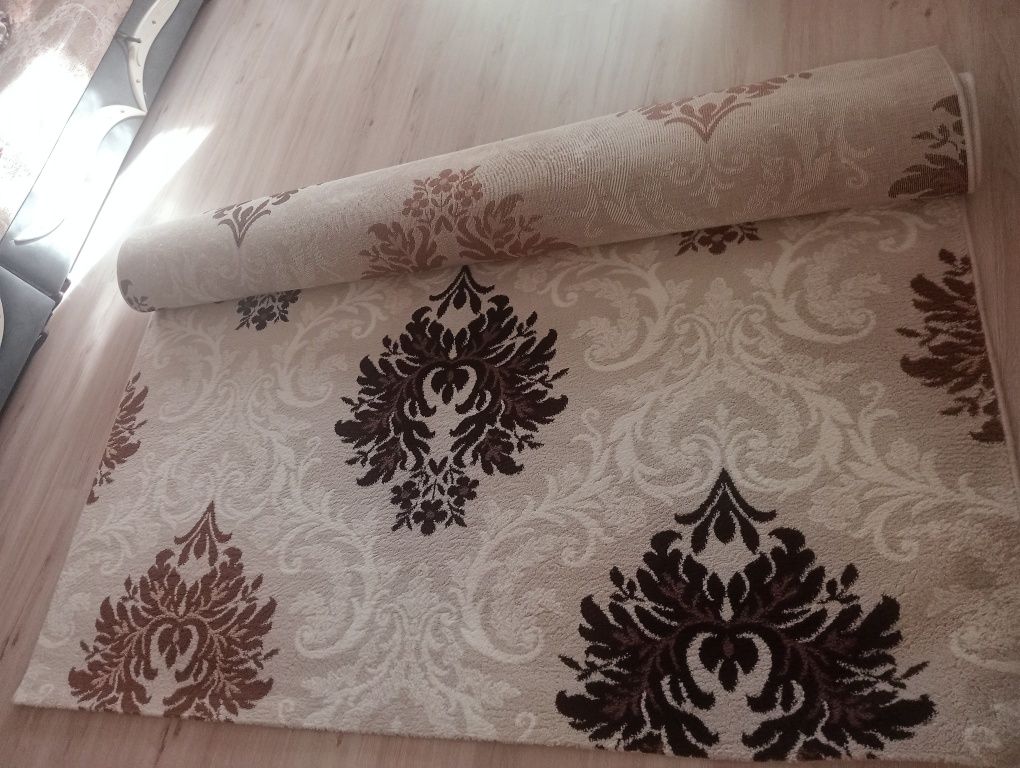 Продам ковёр в хорошем состоянии