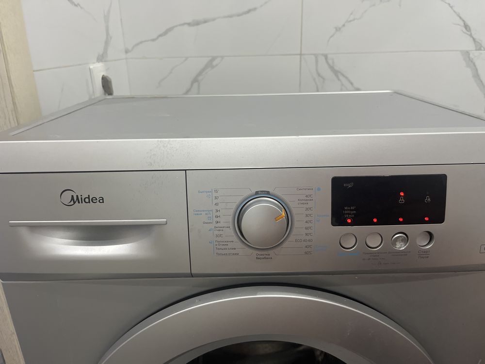 Стиральная машинка Midea б/у.