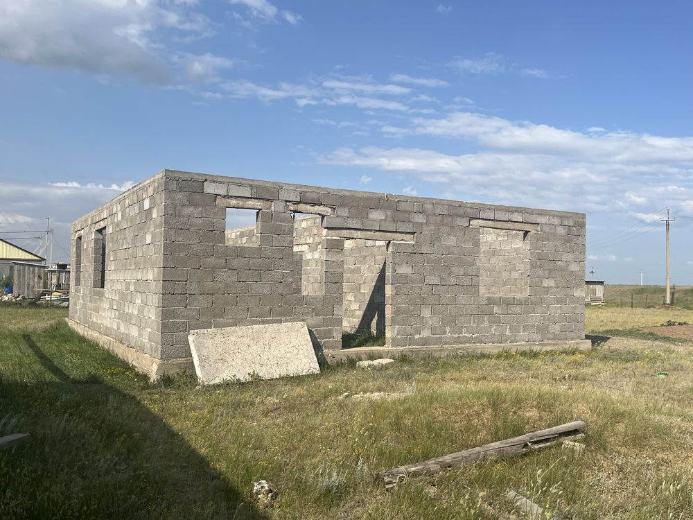 В селе Достык (РТС)продается новый строящийся дом. СРОЧНО ТОРГ