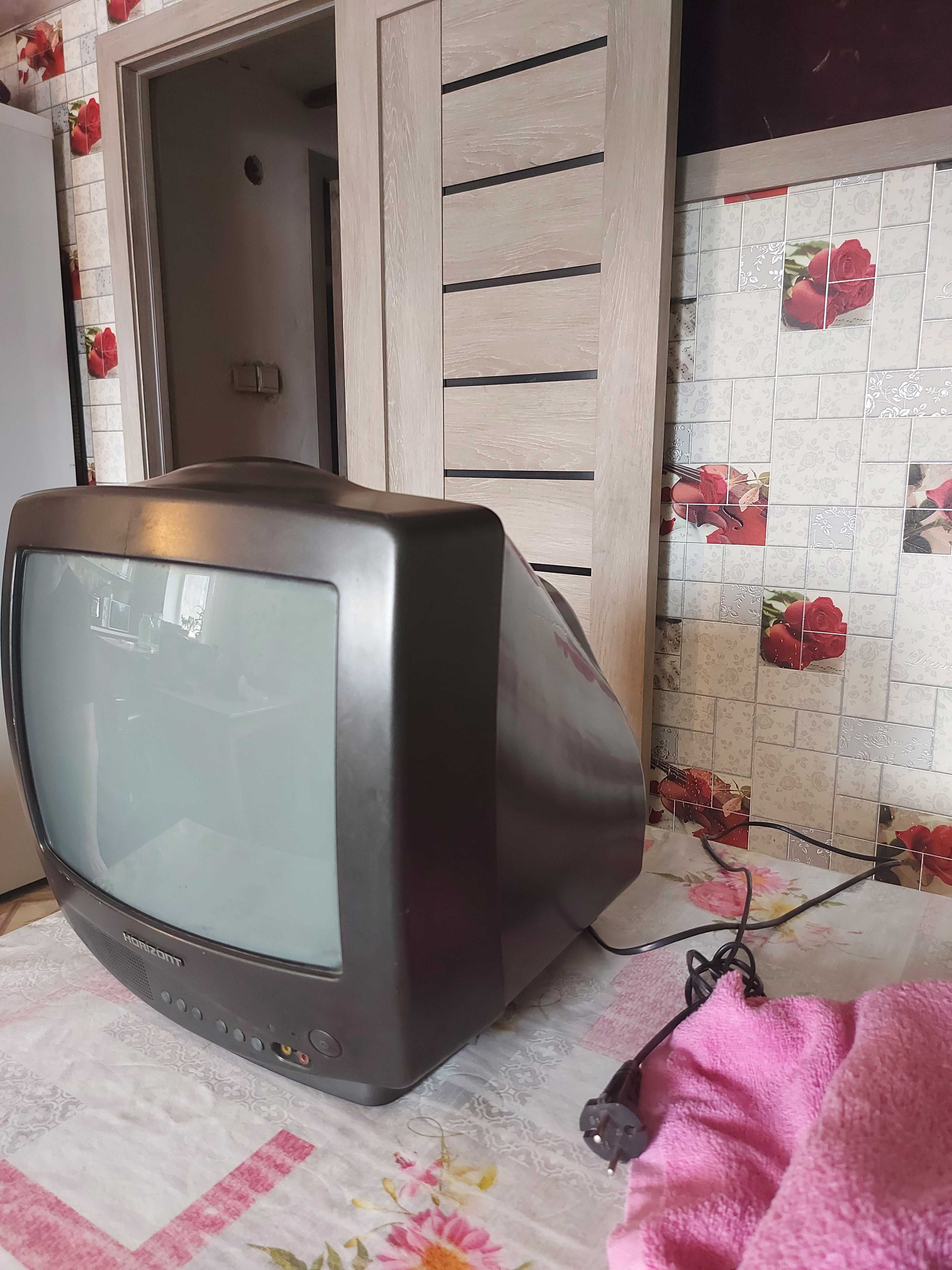 СРОЧНО  ПРОДАМ хороший качественный цветной телевизор 2 штуки