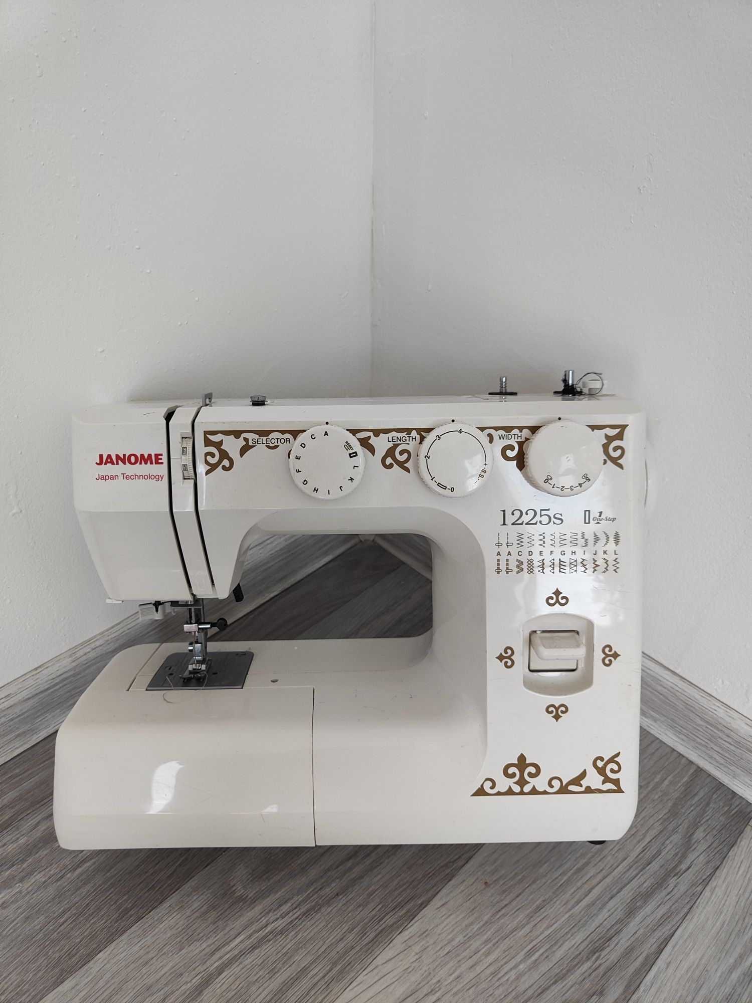 швейная машина Janome 1225s