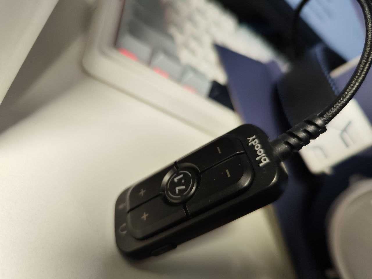 Продам наушники Bloody m590i