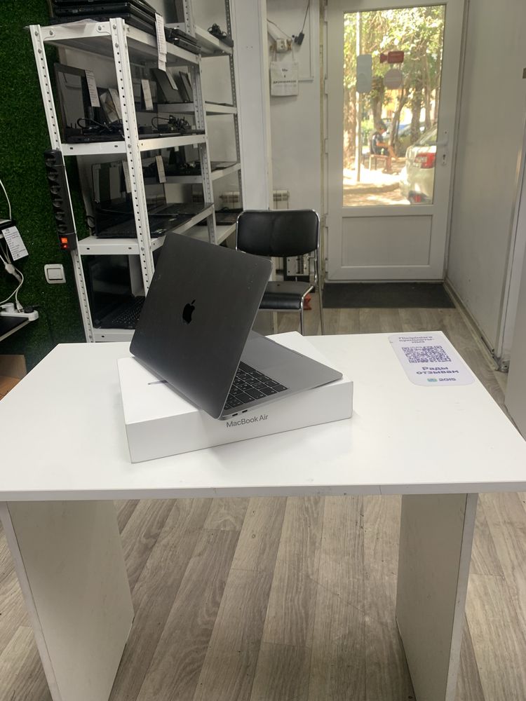 Macbook air m1 8/256 бюджетный почтый новый