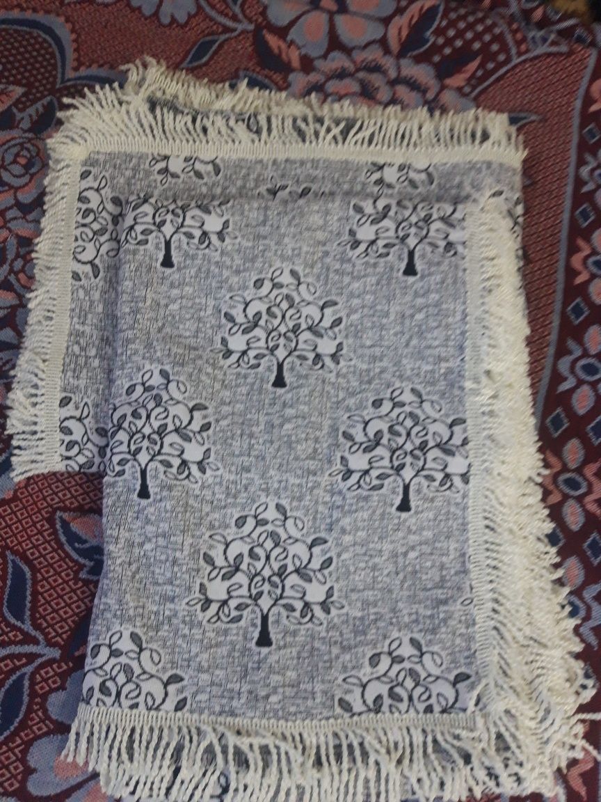 Продам 2 новых покрывала 130×170 односпалки.