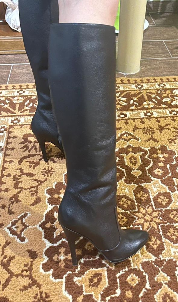 Продам новые демисезонные сапоги Nine West покупала в Америке.