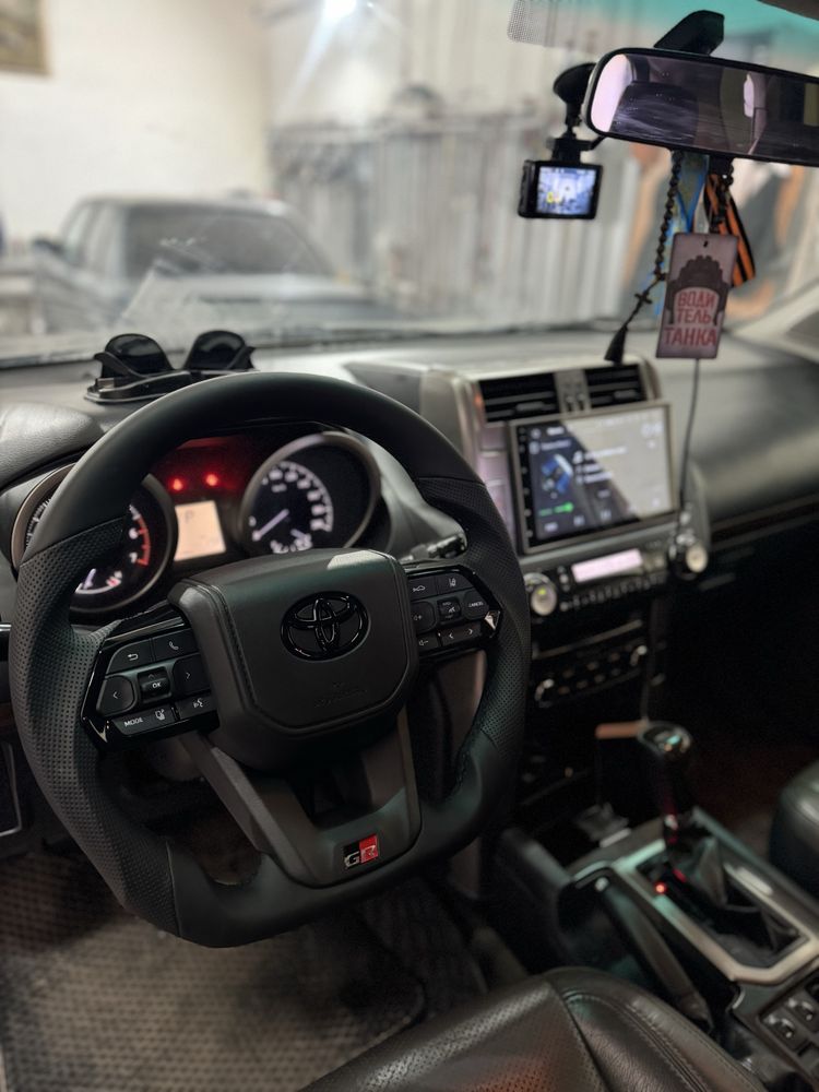 Решетка радиатора Toyota Prado 120