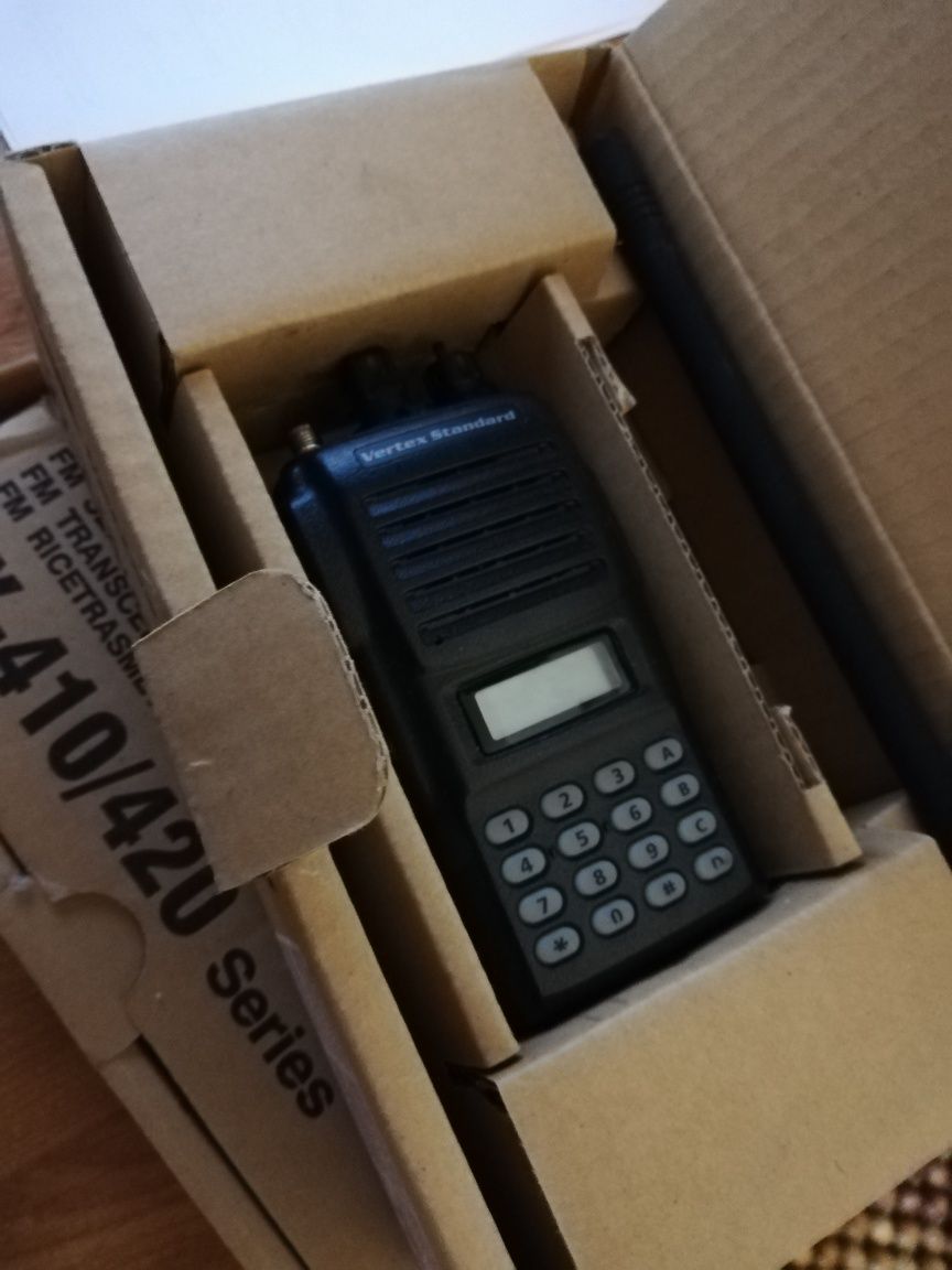 Продам радиостанции HYT TC-508, HYT TC-320, HYTERA Bd-305, vertex