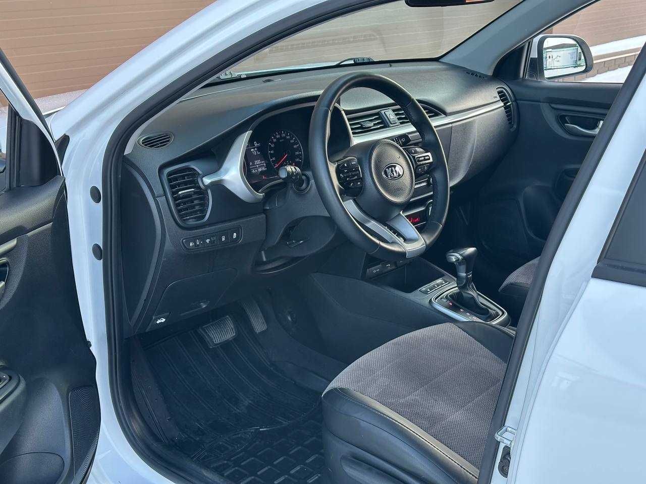 Kia Rio БЕЗ ВОДИТЕЛЯ. Прокат авто. Аренда авто. Автопрокат.