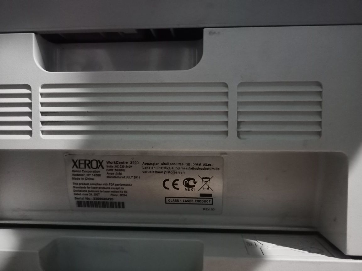 На запчасти Xerox 3220 МФУ, сканер копир принтер новый картридж