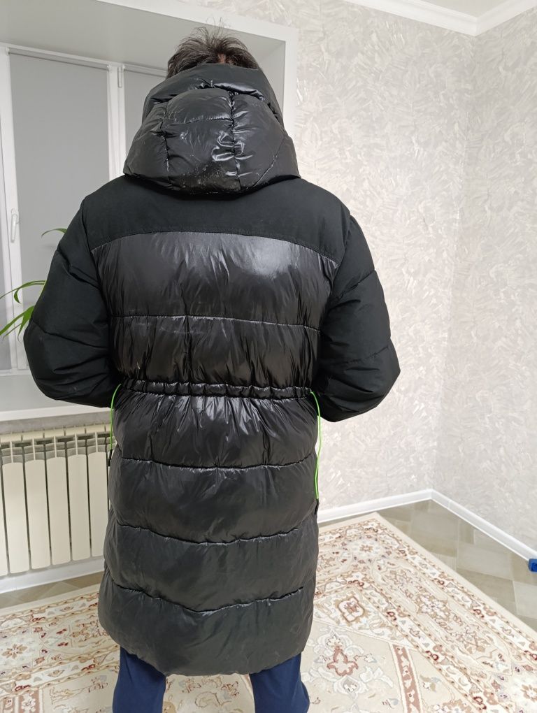 Продам зимнюю мужскую куртку