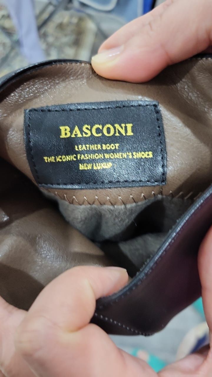 Продам сапоги  BASCONI женские размер 36 37