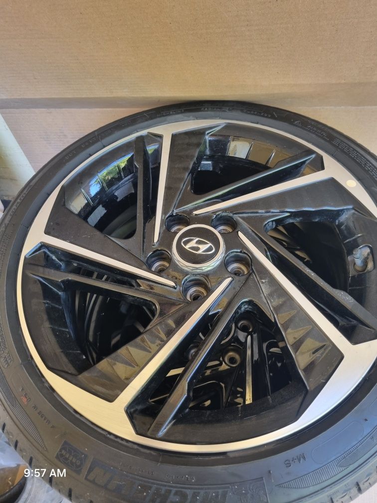 225/45R18 Michelin