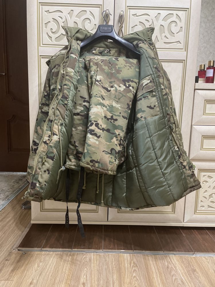 Продам зимний камуфляжный костюм