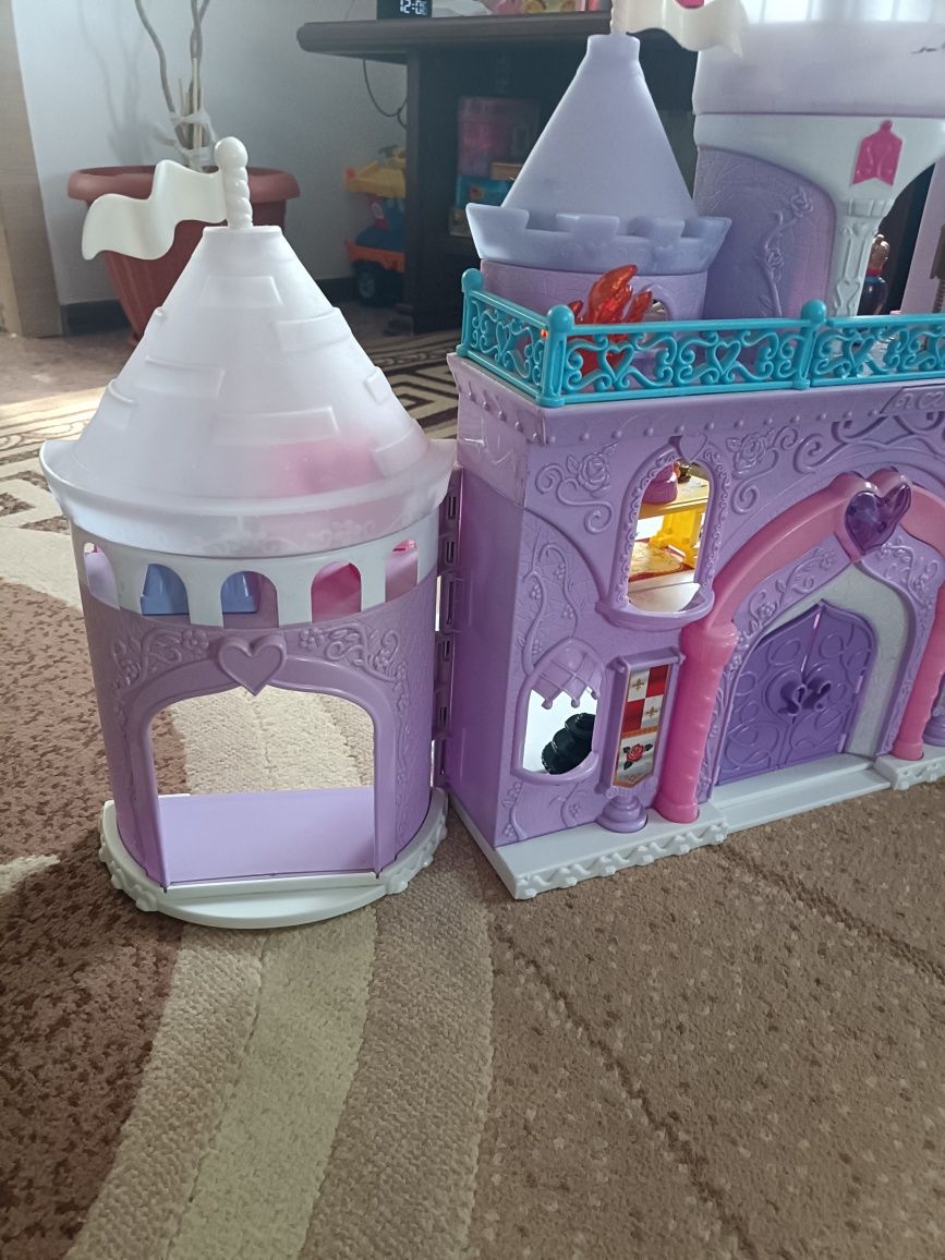 Продам кукольный замок сказка