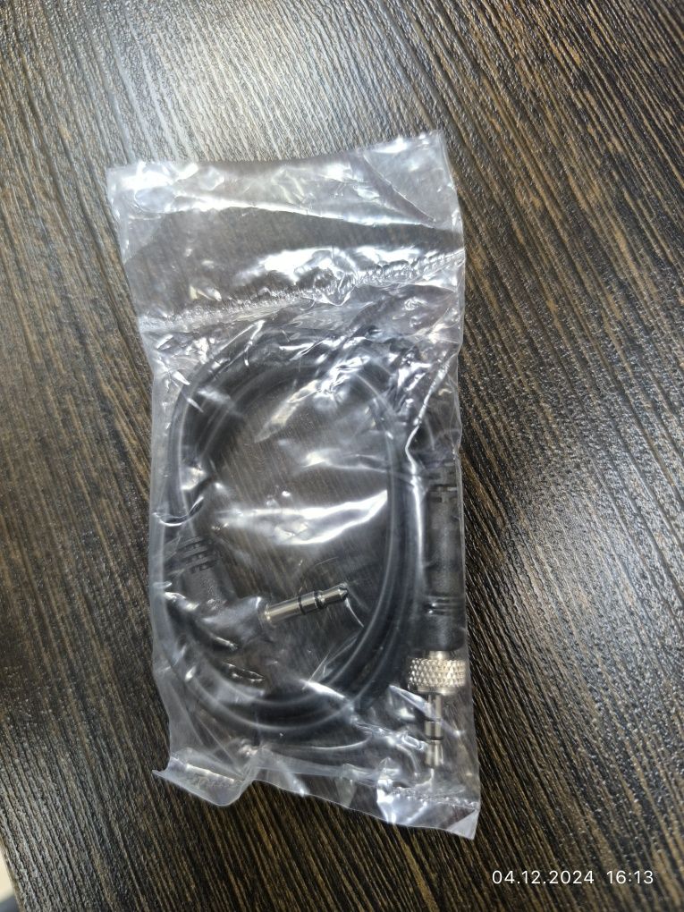 Продам оригинал  кабель Sennheiser CL1 3.5mm to 3.5mm
Output Cable for