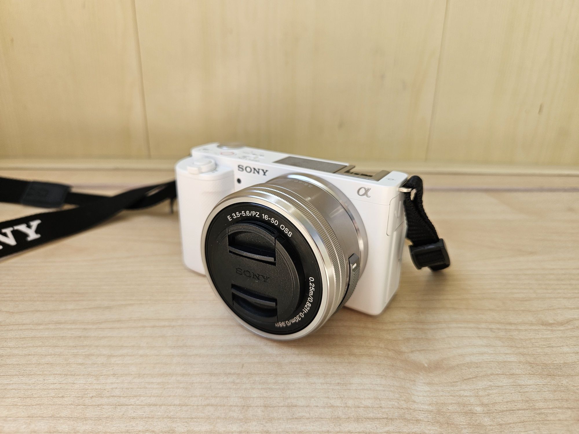 Фотокамера Sony ZV-E10 KIT 16-50mm