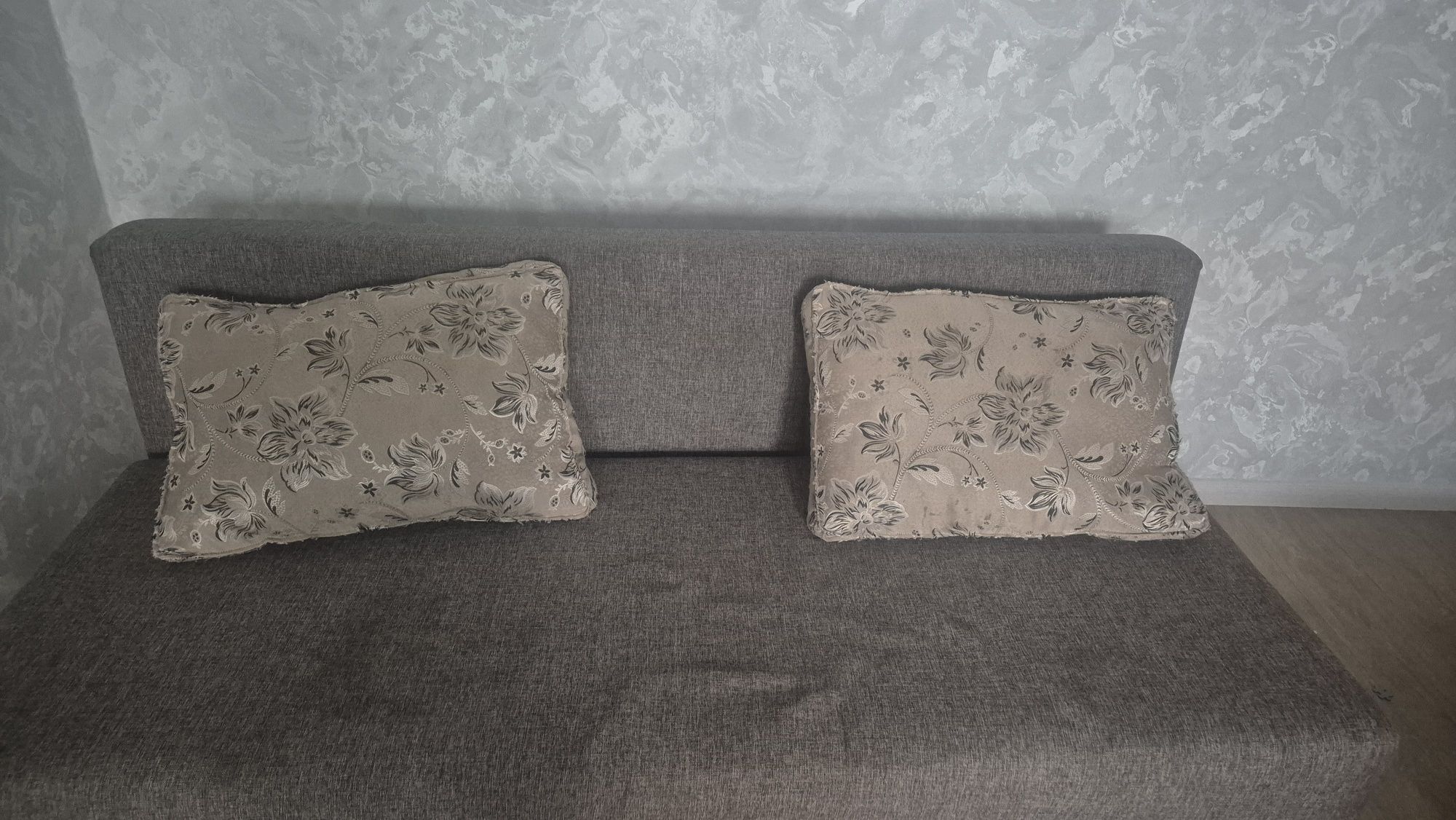 Продам диван книжка