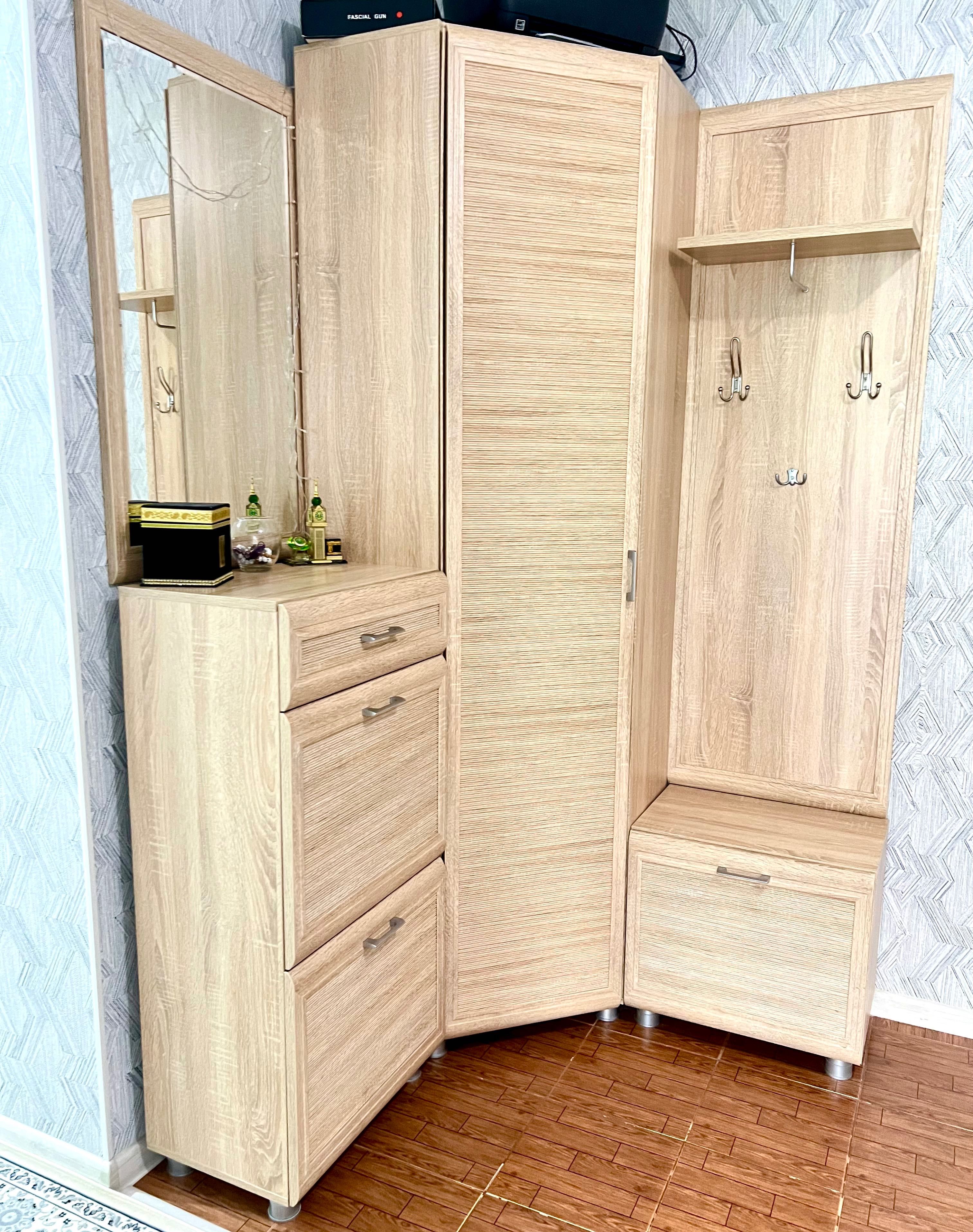Прихожая угловая