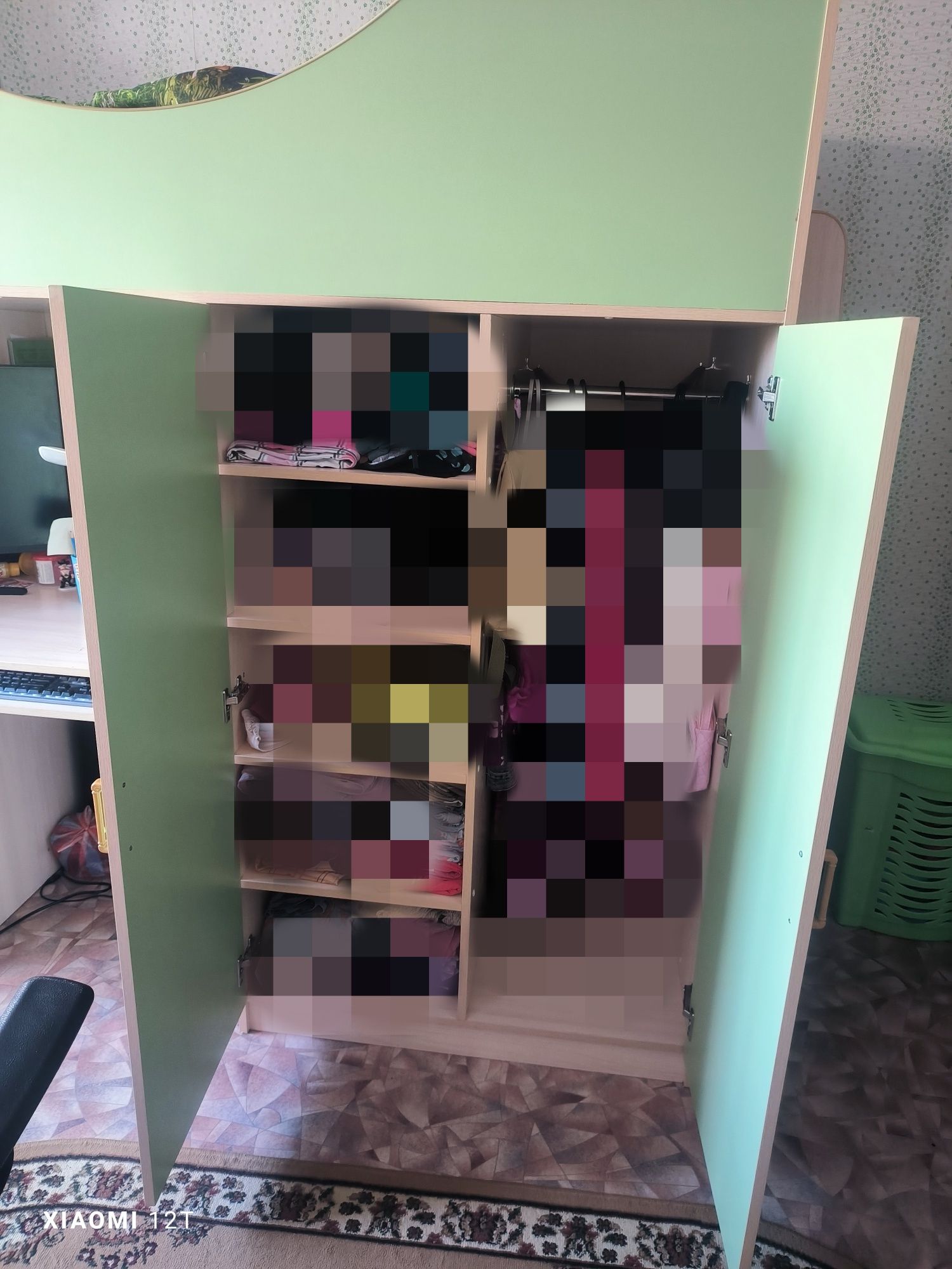 Продам двухъярусную кровать с матрасом