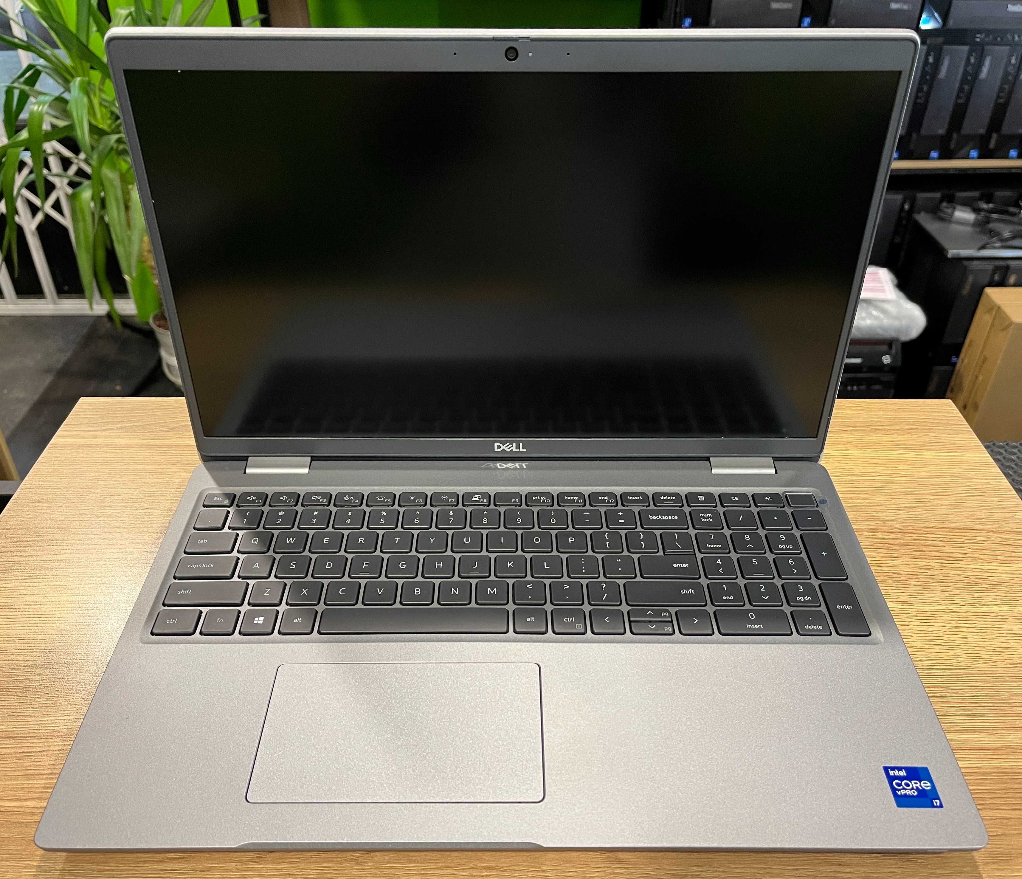 Dell Precision 3551. Core i7 -10850H 2.7/5.1 GHz.16/256 GB.QUADRO P620