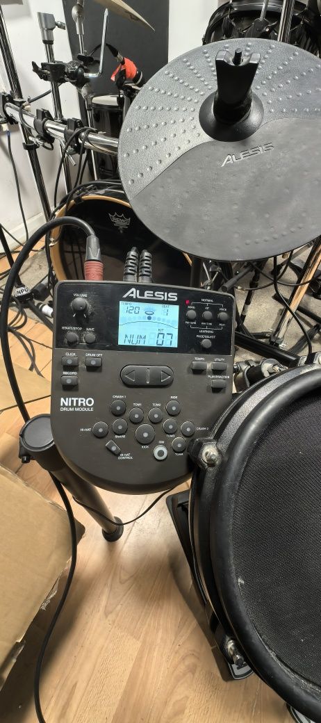 Электронные барабаны- ALESIS NITRO MESH KIT