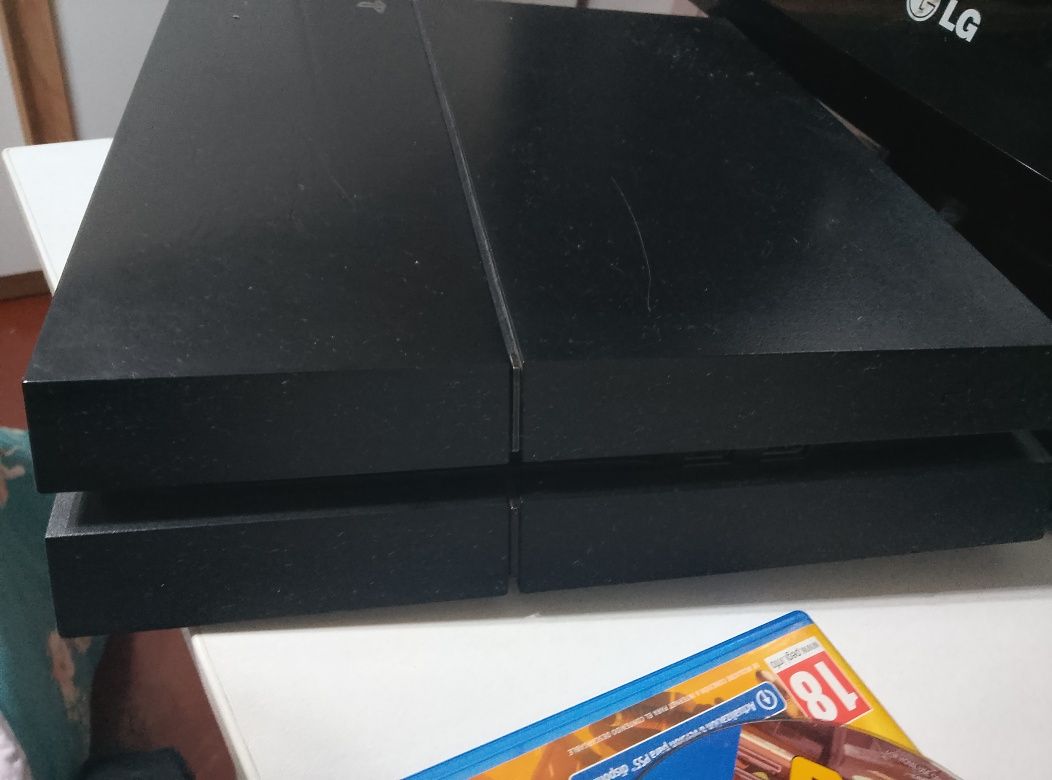 PlayStation 4 Fat