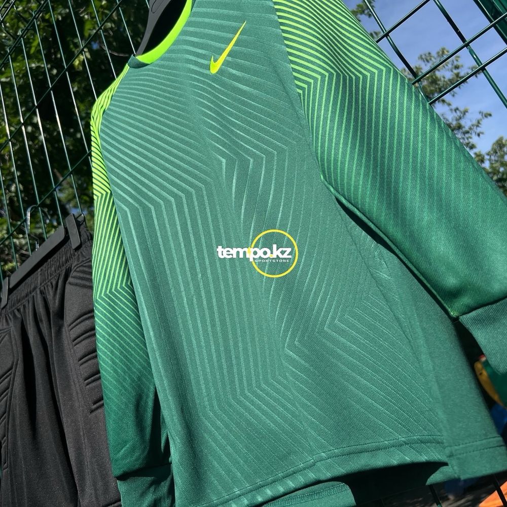 Вратарская футбольная форма Nike XS-S в Алматы