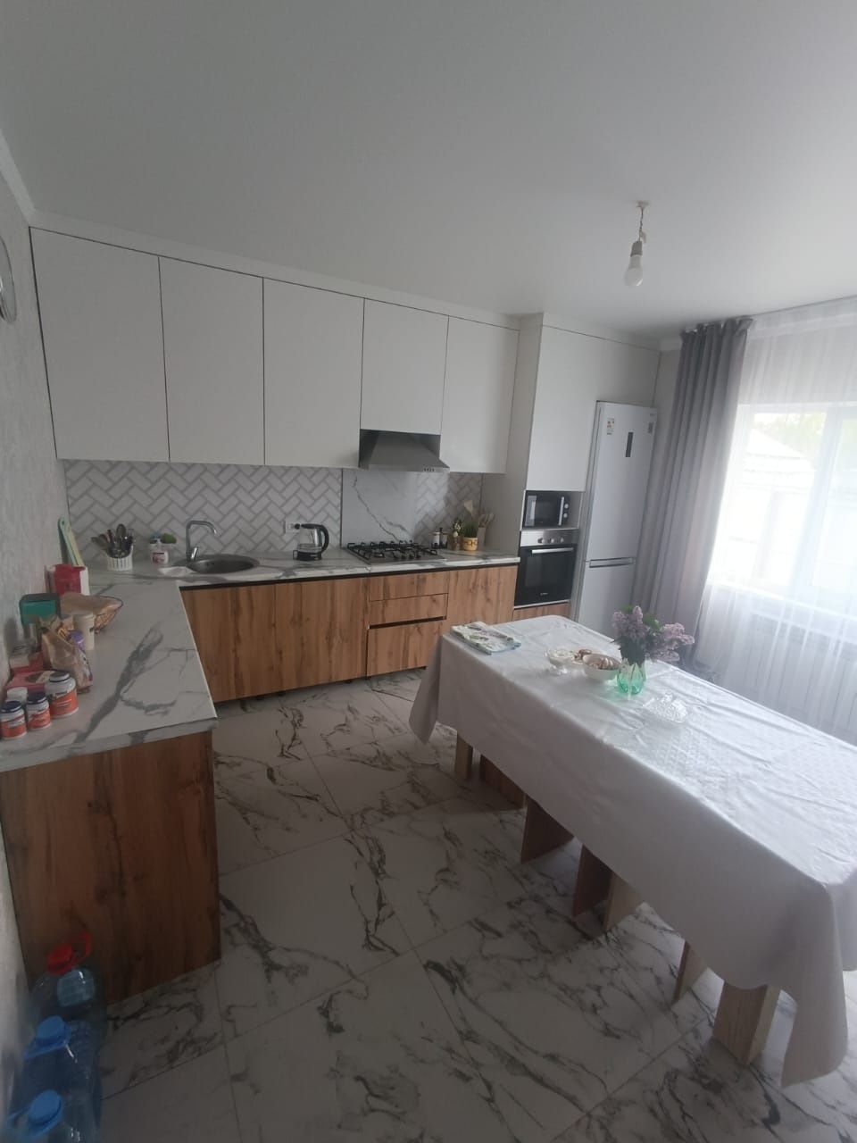 Продам дом 140кв.мна участке 2.4 сотки полностью мебелированный
