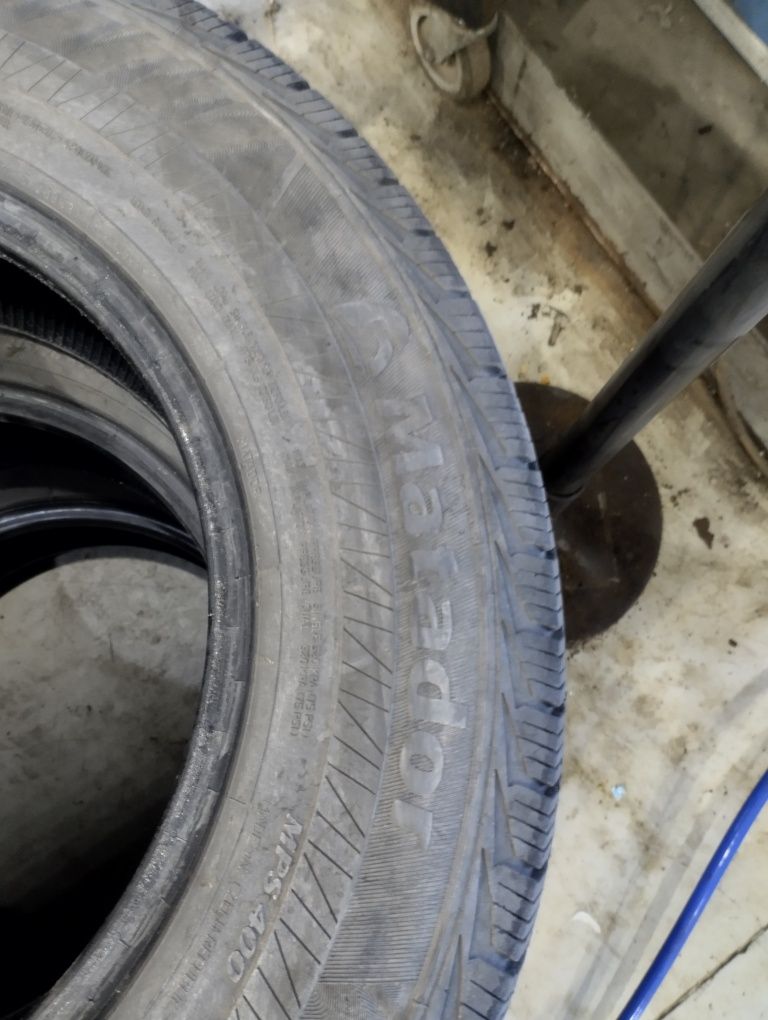 Продам 2шт шт 215 70 R15C