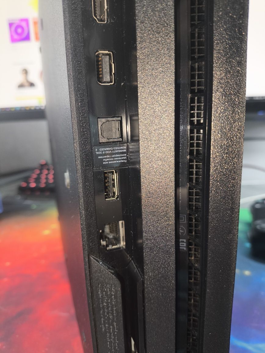 PS4 PRO 1000 GB 4K гейминг/коллекционное состояние+GTA5+2 Геймпада.
