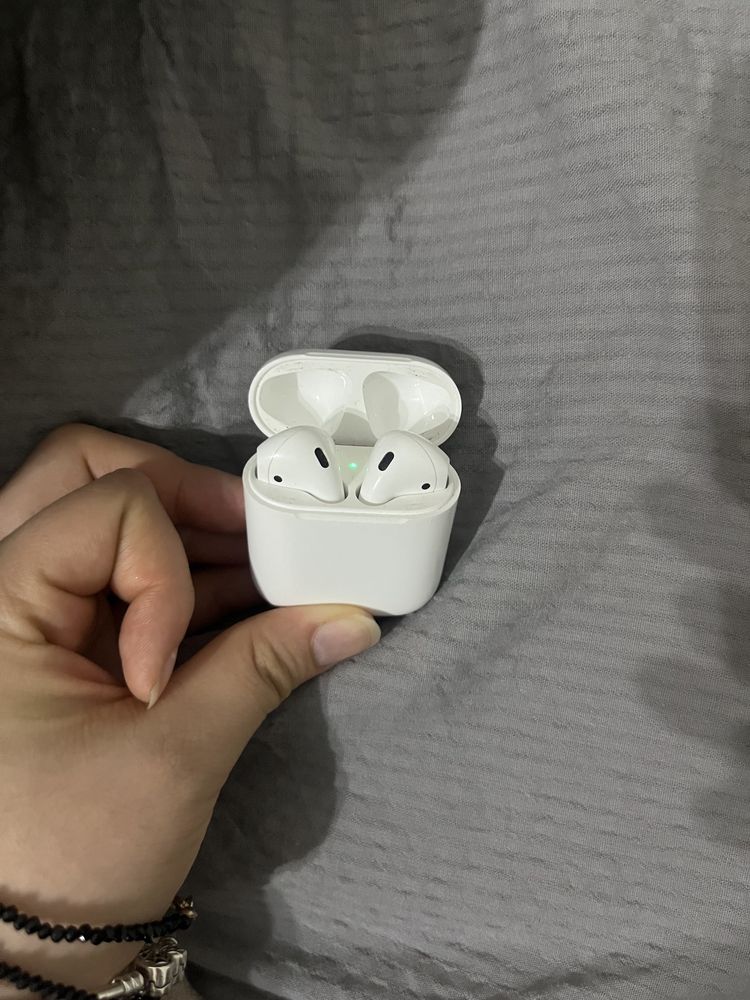 air Pods 2  поколения