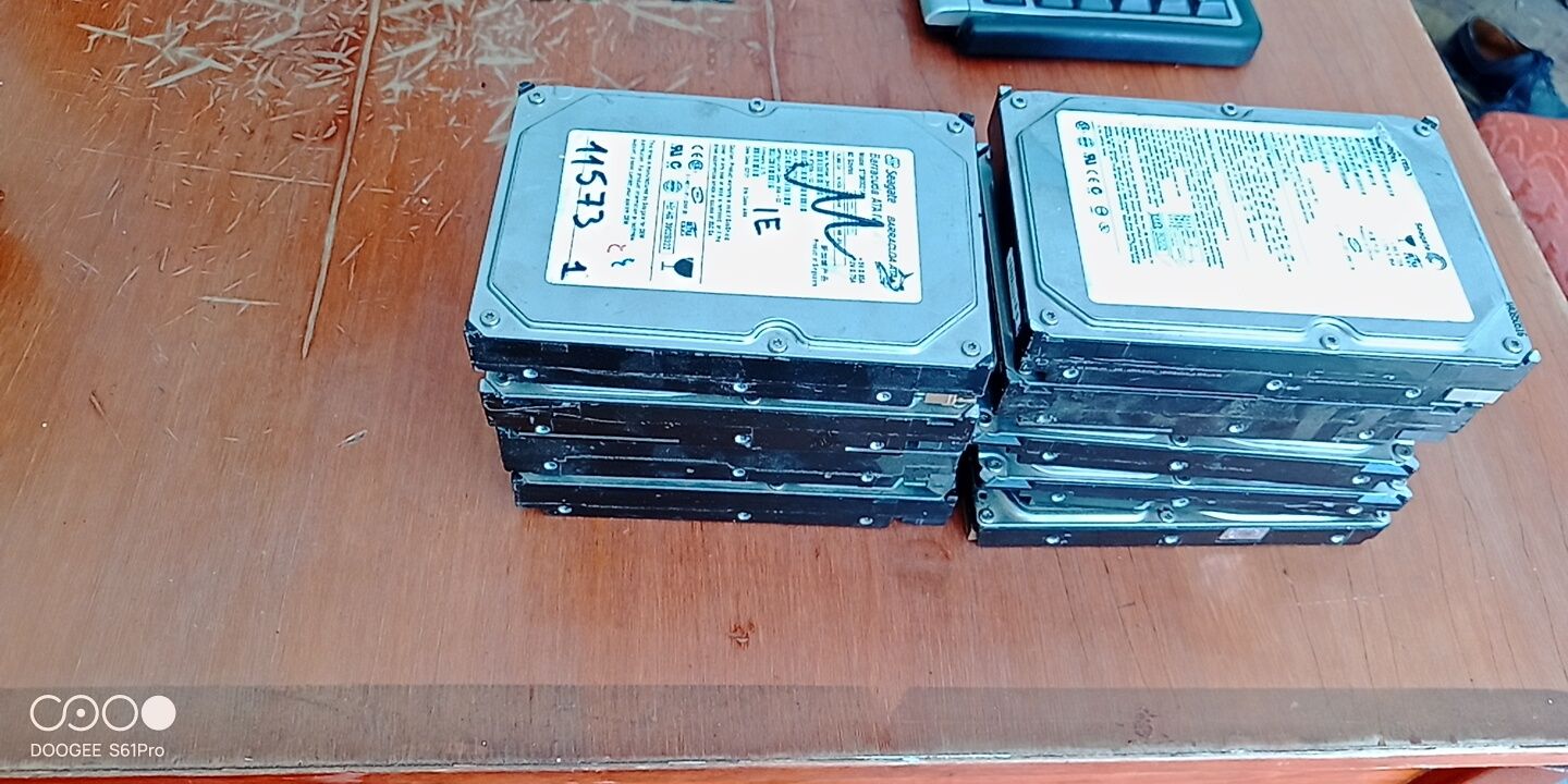 Продам монитор женский диск