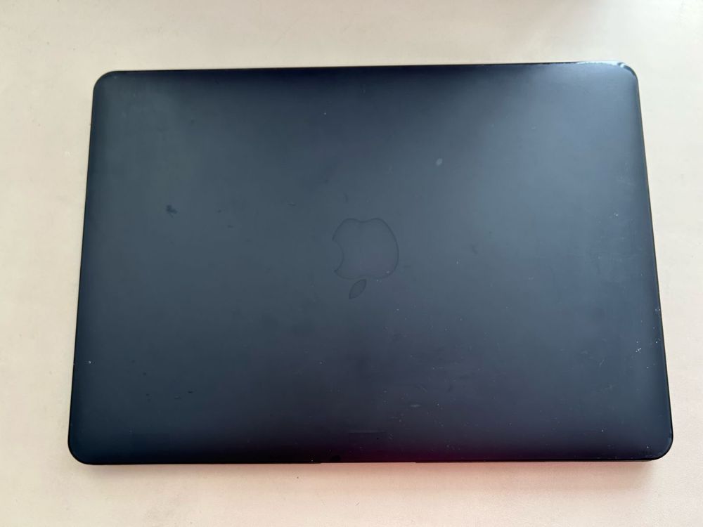 Продаю MacBook Air (13.3 inch, Early 2015) 8GB, SSD 128GB