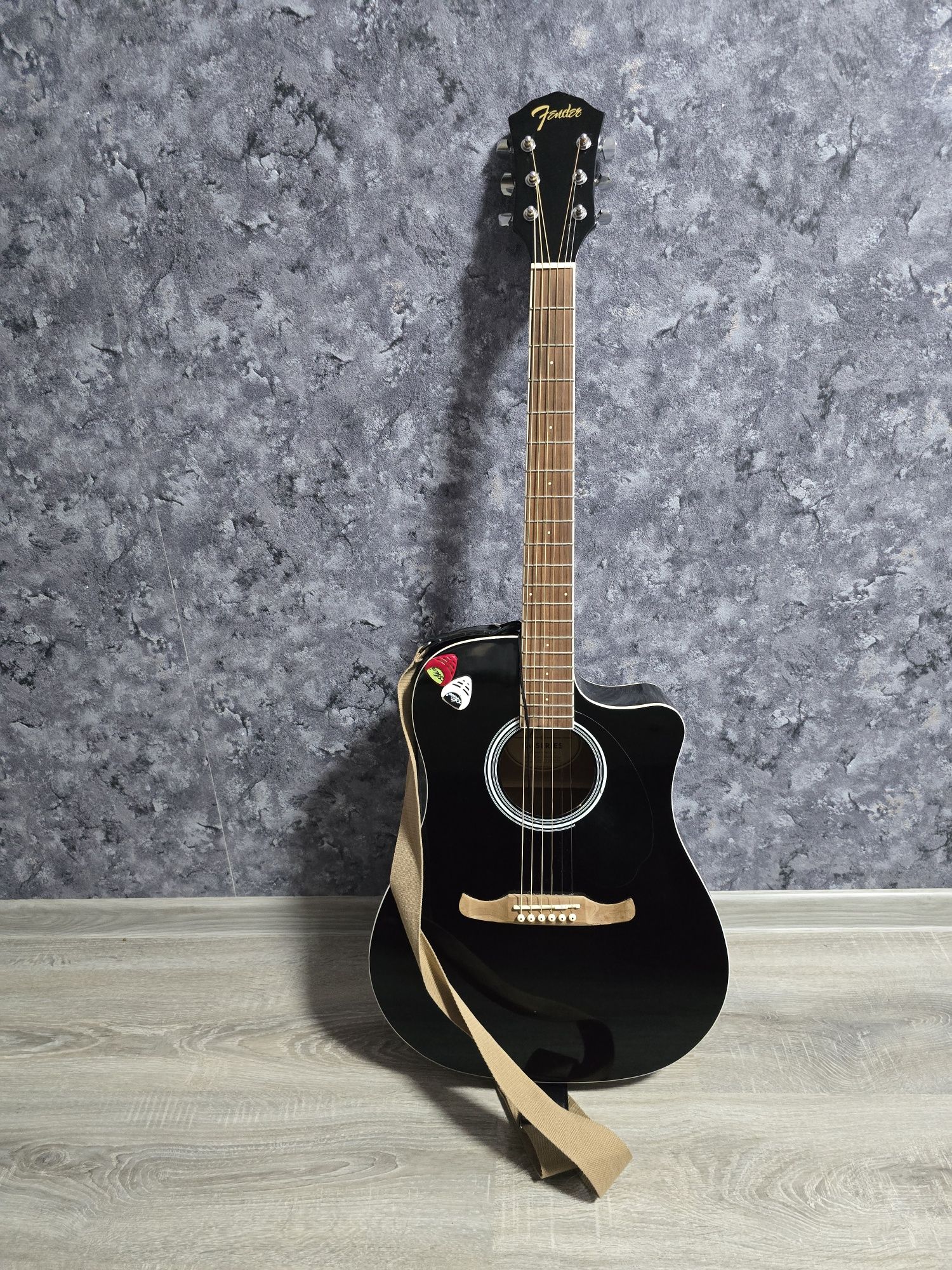 Продам гитару, Fender FA 125CE, черного цвета