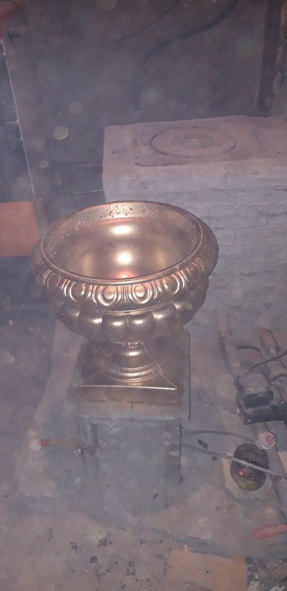 Продам вазы из крепкого бетона