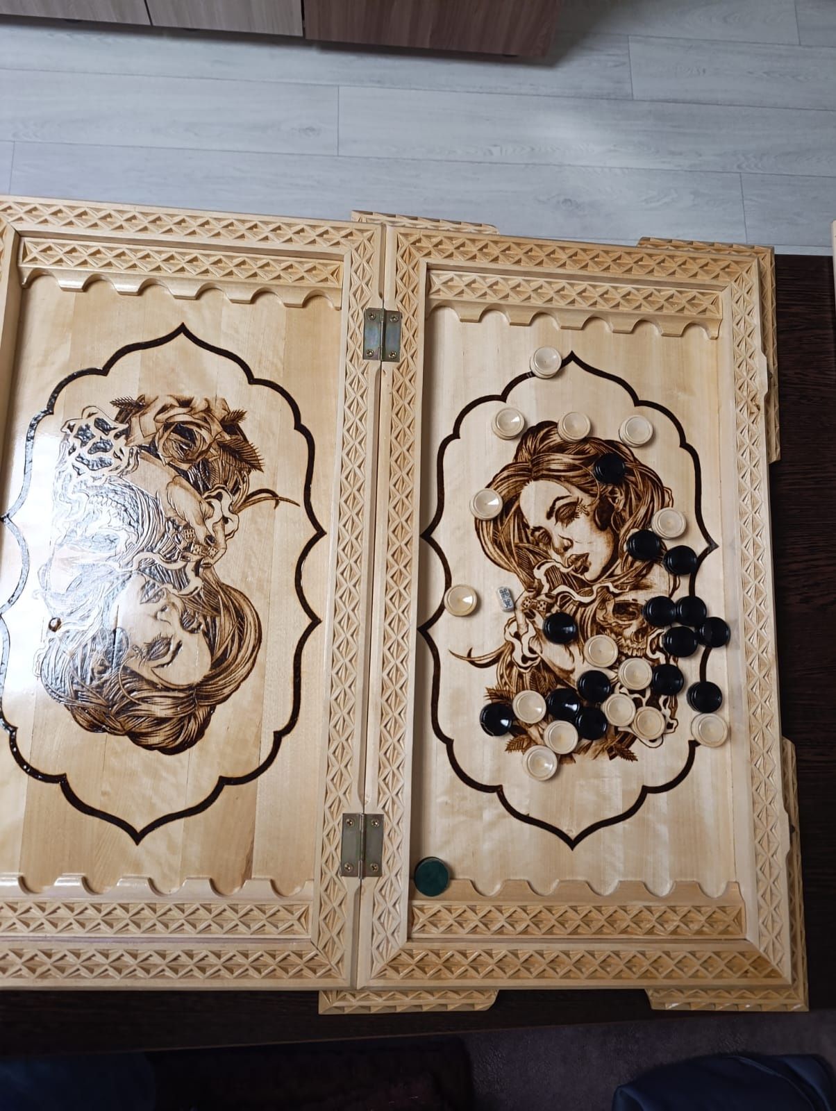 Нарды резные ,ручная работа