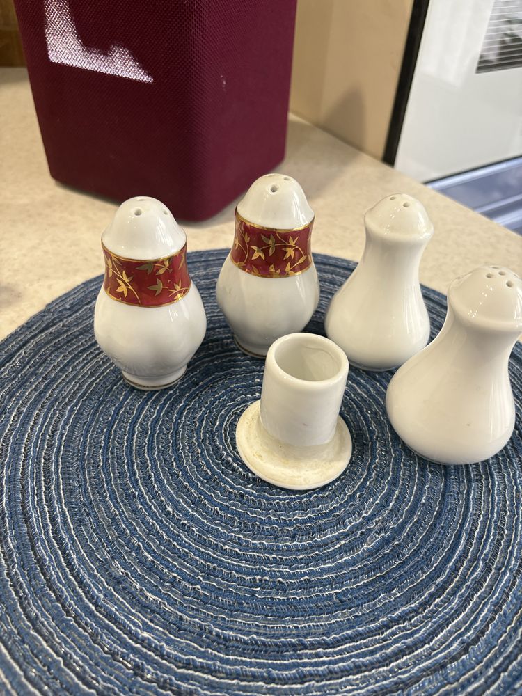Солонки 3 х прелм, и 2х предмет.