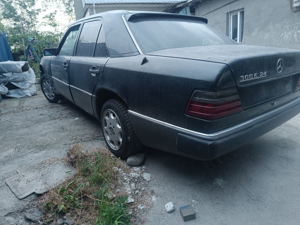 Мерседес W124 разбор запчасти