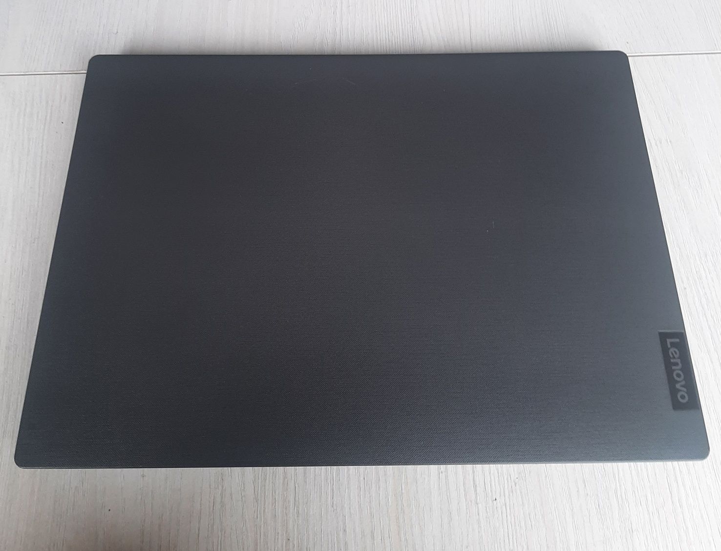 Ноутбук Lenovo V14 ADA в хорошем состояний
