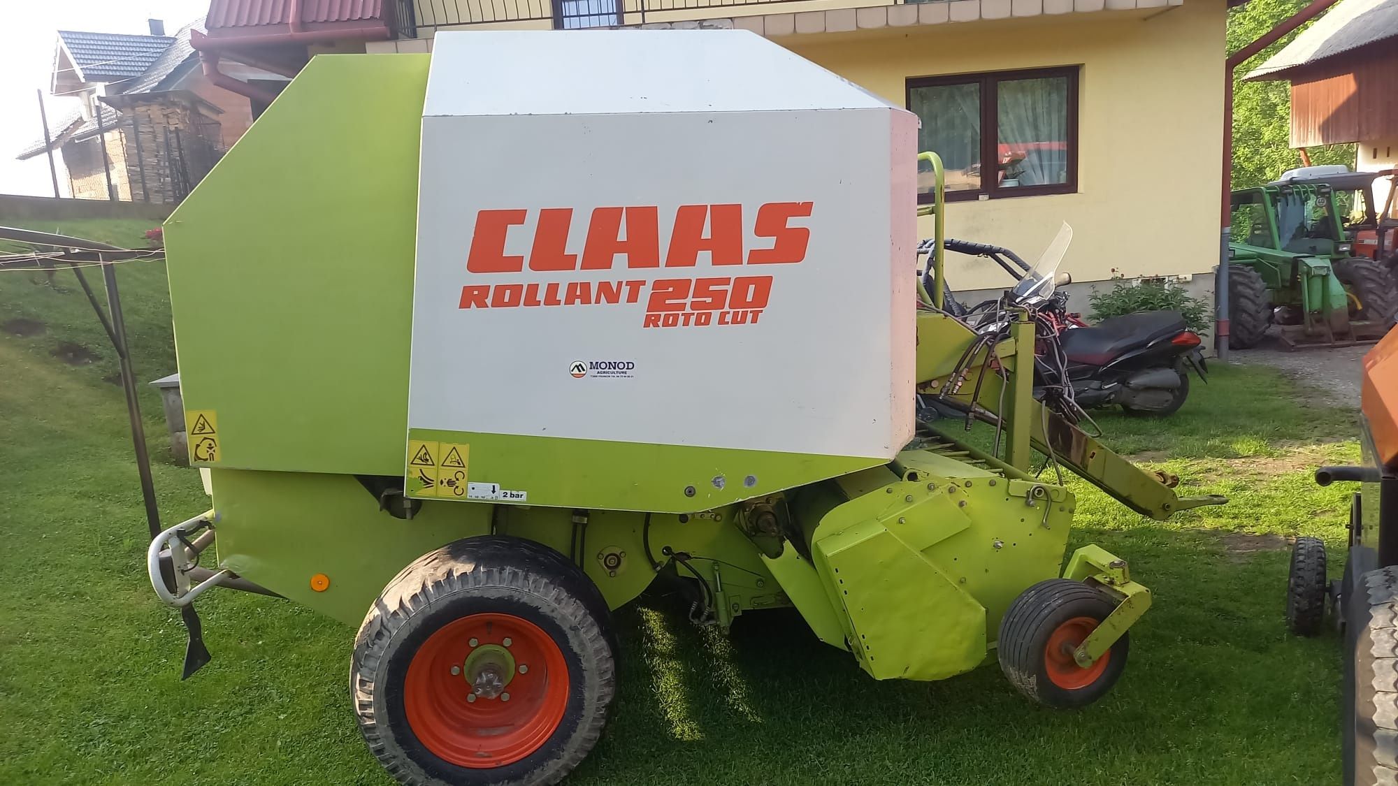 Пресс подборщик Claas rollant 250