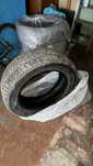 Продам комплект зимних шин Good year 235/60R18