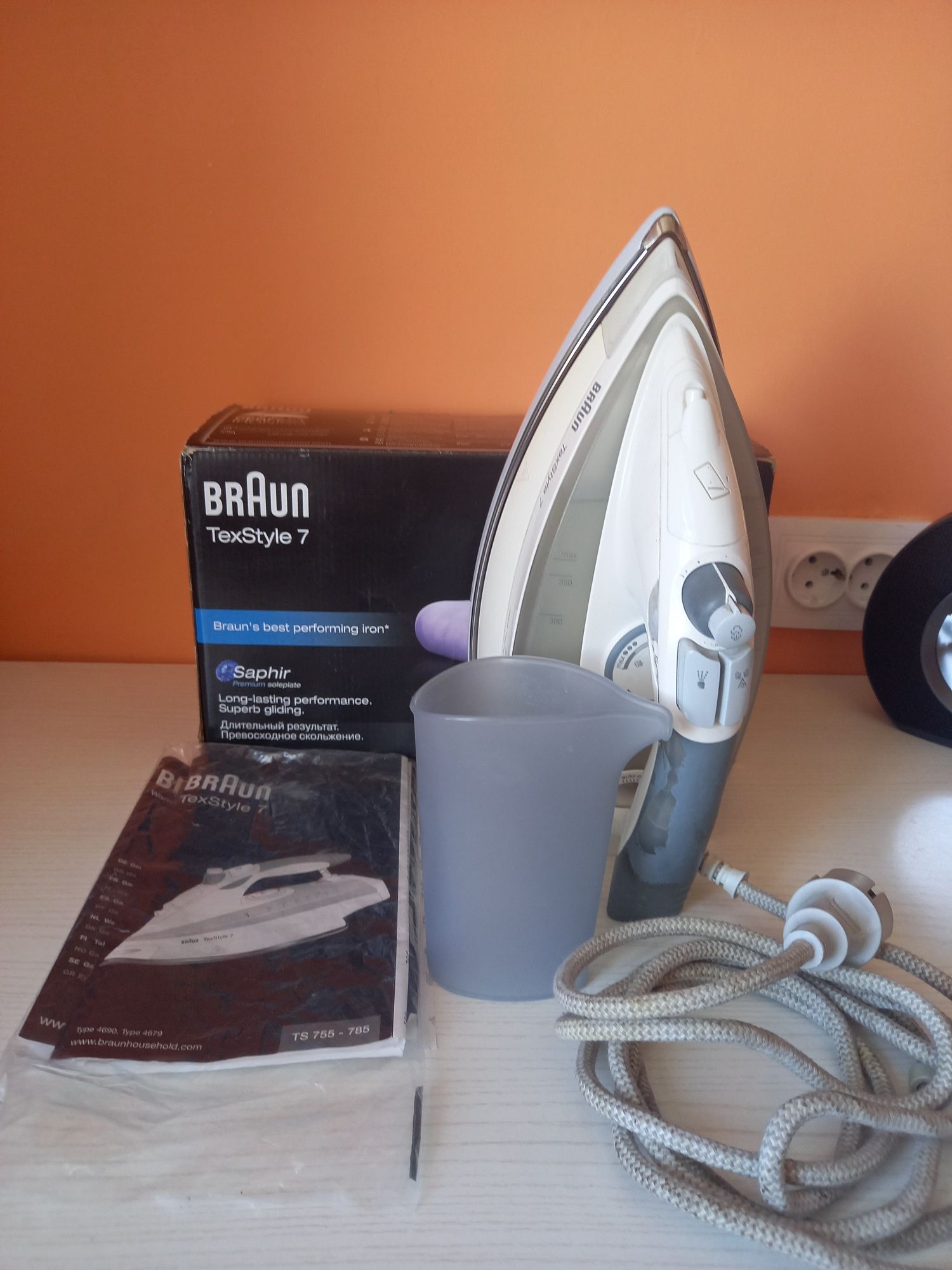 Продаю утюг "BRAUN'",в  отличном   состоянии.