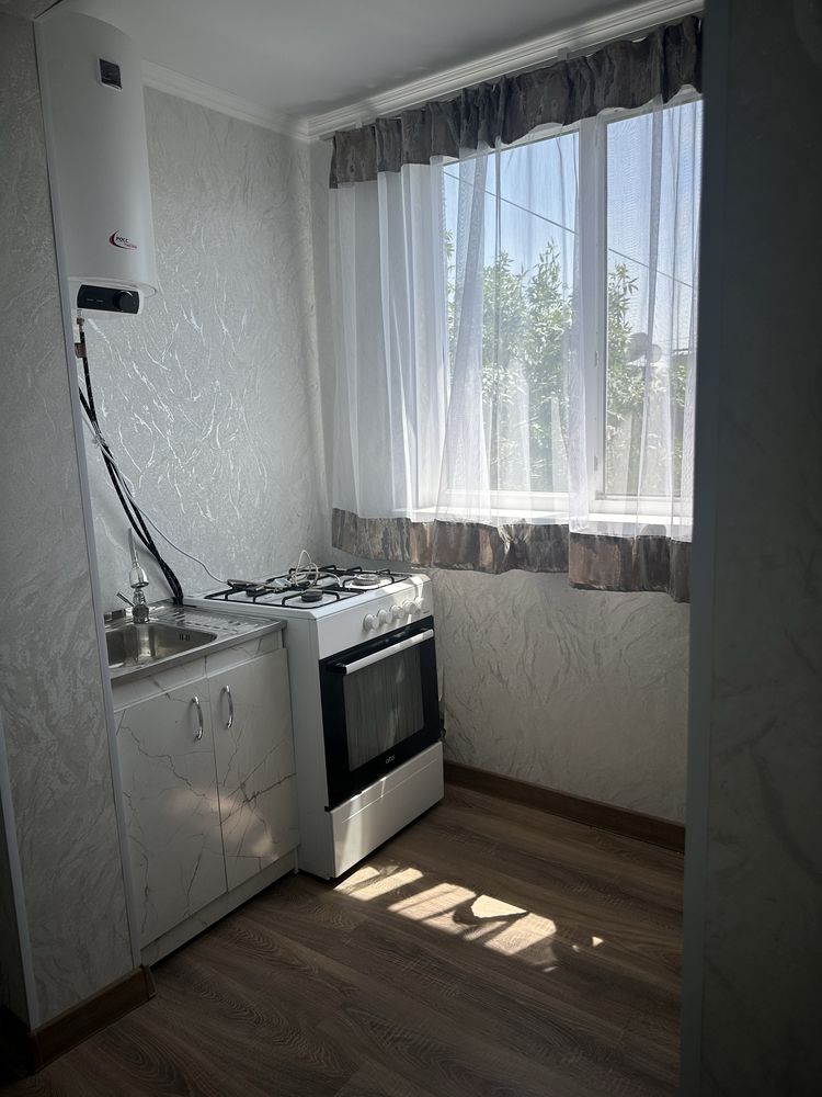 Сдам 2 х комнатную квартиру,8 мкр,  все новое!
