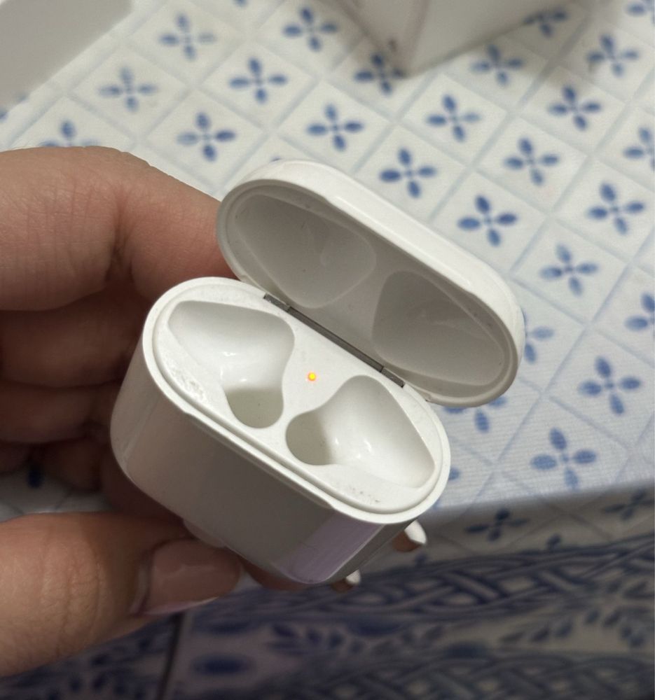 Airpods 2 оригинал продам